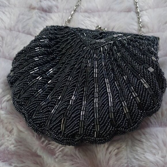 Vintage 50's Black Beaded Scalloped Clamshell Retro Chain Strap Evening Bag - Picture 10 of 12